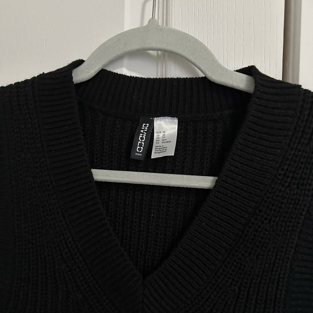 H&M Ribbed Sweater Vest - Picture 5 of 6